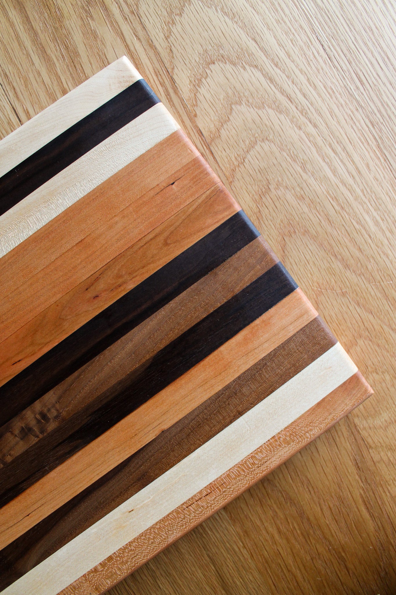 Signature Cutting Board | Edge Grain 031