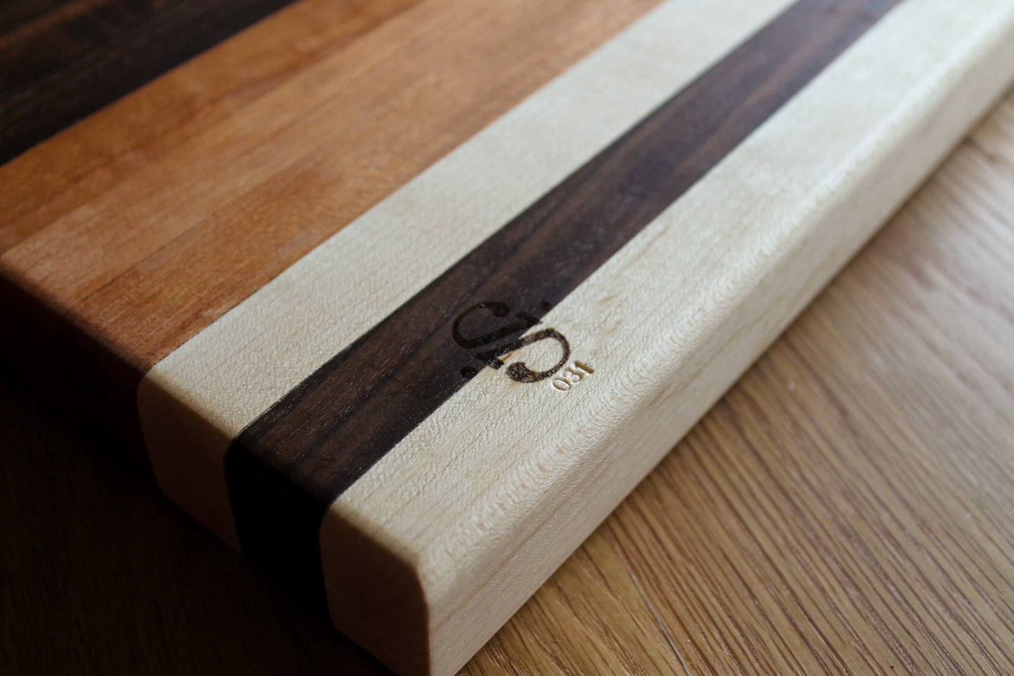 Signature Cutting Board | Edge Grain 031