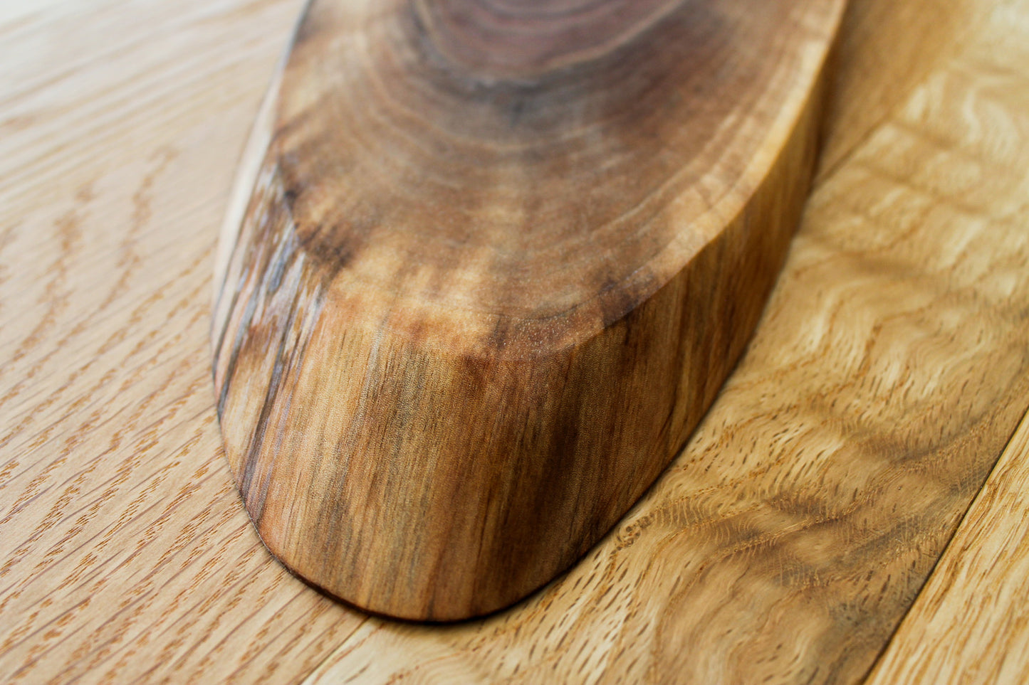 Medium Oval Serving Board | Walnut 006